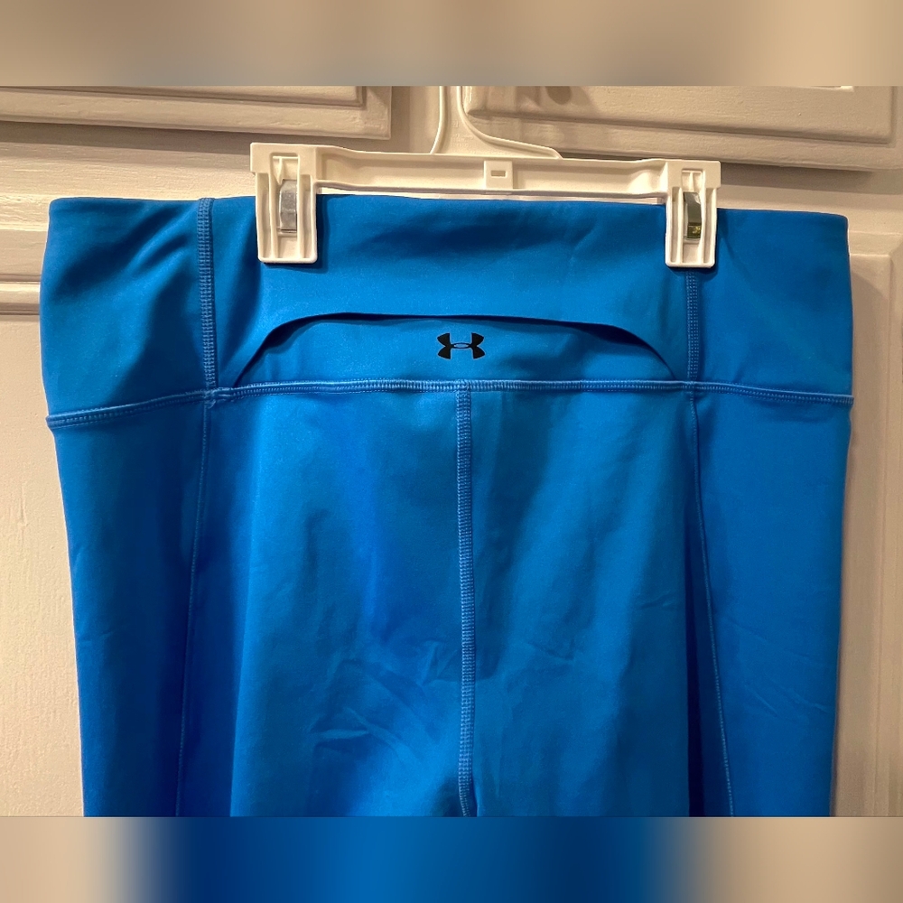 Under Armour Women's Vibrant Blue Capri Exercise Pants ~ Size XL - Picture 3 of 9
